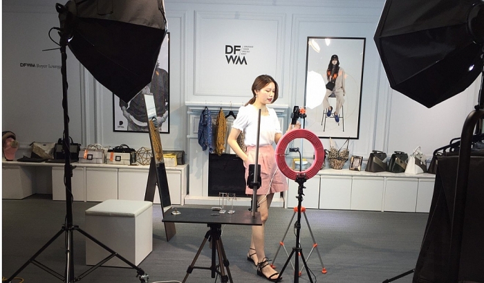 Han-quoc-no-ro-ban-hang-livestream