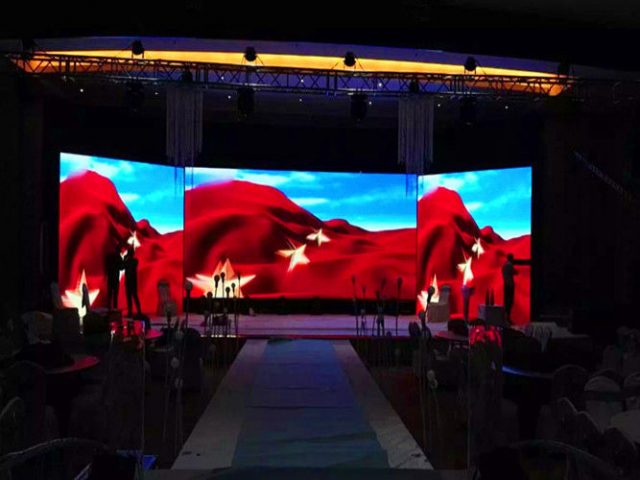 LED screen installation 640x480-1